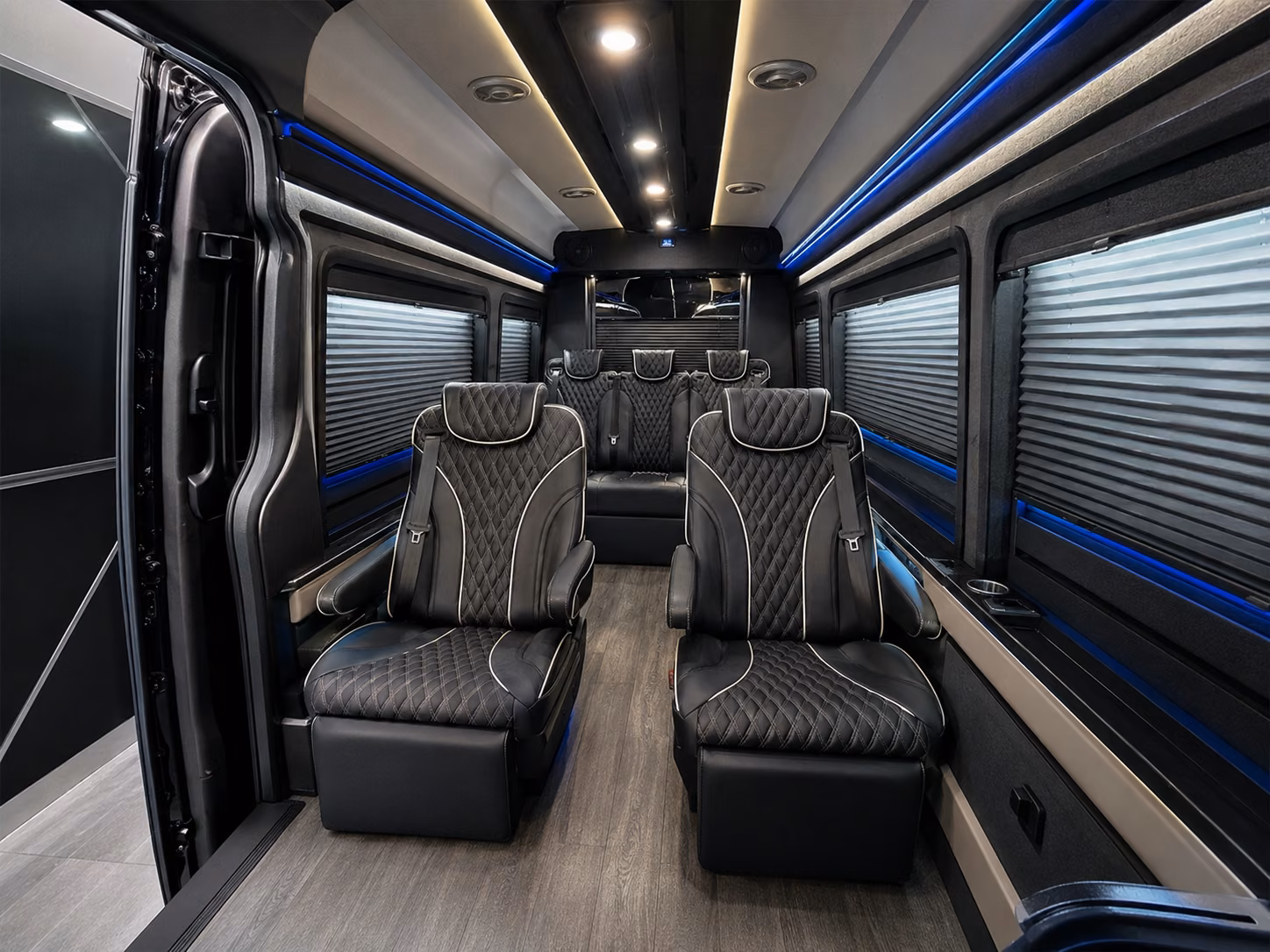 finding the right bus for john wayne airport sna and palm springs psp